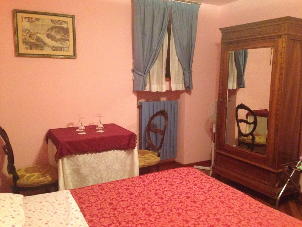 Castello D'Abruzzo Hotel Ripa Teatina Szoba fotó
